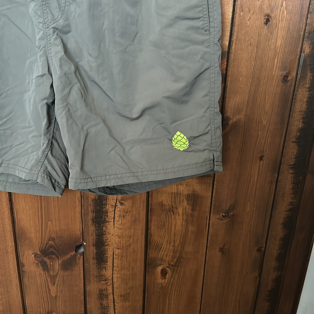 Stio Men's Olive Green Athletic Shorts with Lime Logo - Picture 4 of 15